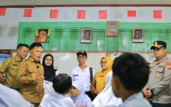 Bupati Kepulauan Meranti Resmikan Program Makan Bergizi Gratis di SDN 07 Tebing Tinggi