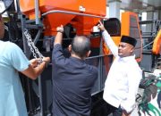 Dua Combine Harvester Disalurkan ke Petani Siak, Dorong Panen Cepat dan Produktivitas Padi