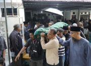 Tokoh Pers Nasional Zulmansyah Sekedang Dimakamkan, Riau Berduka