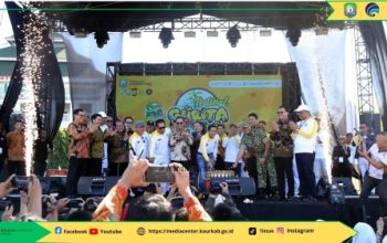 Bupati Kaur Launceng Festival Gurita Tahun 2026