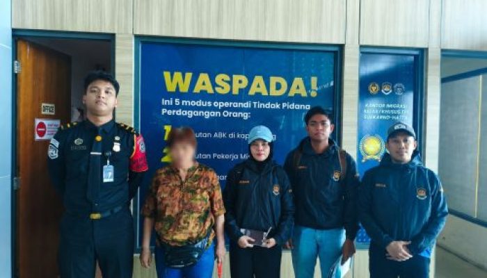 Terbukti Salahgunakan Izin Tinggal,Imigrasi Selatpanjang Deportasi WNA Tiongkok