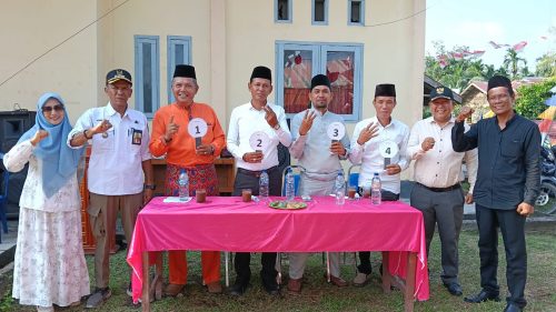 Foto : empat calon kades baran melintang lakukan pengambilan nomor urut