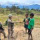 Patroli di Ilaga, Satgas Kepolisian Operasi Damai Cartenz Bangun Kedekatan dengan Masyarakat