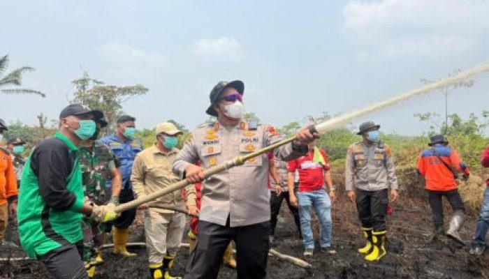 Polri Bersama TNI dan Stakeholder Gerak Cepat Tangani Karhutla di Sarolangun