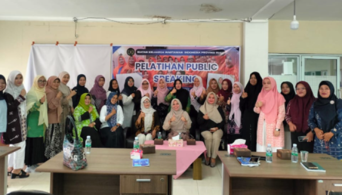 IKWI Riau Gelar Pelatihan Public Speaking, Dorong Perempuan Berani Tampil dan Menginspirasi